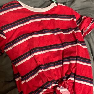 size m shirt (kinda cropped)